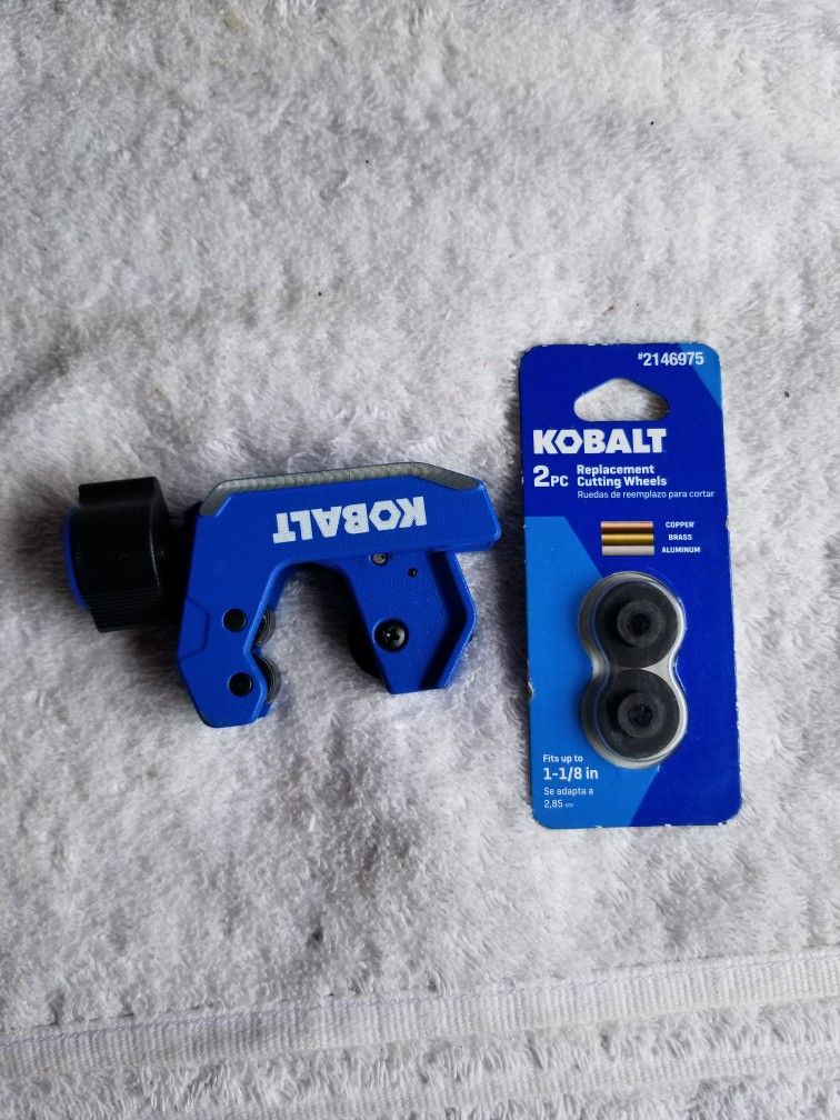 Cobalt pipe cutter with replacement wheels New