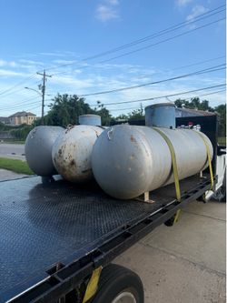 250 gallon propane tanks