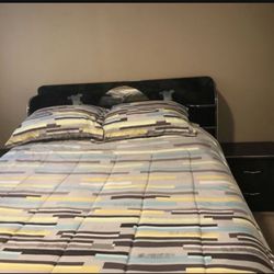 queen bed +mattress+ mirror dresser+2 nightstands