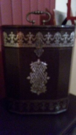 LARGE ANTIQUE STYLE TABLE TOP CHEST