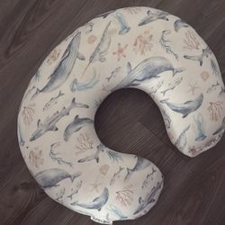Breastfeeding pillow