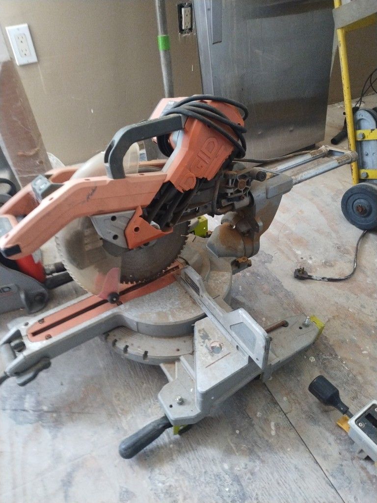 RIDGID 10-inch Dual Bevel Sliding Miter Saw