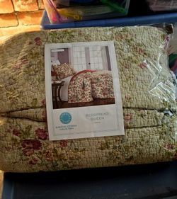 Martha Stewart Quilted Bedspread