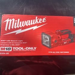 Milwaukee M18 Search Light