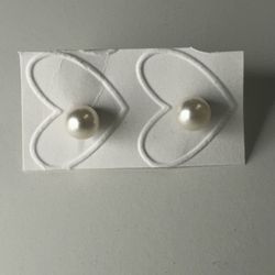 6mm Pearl Stud Earrings