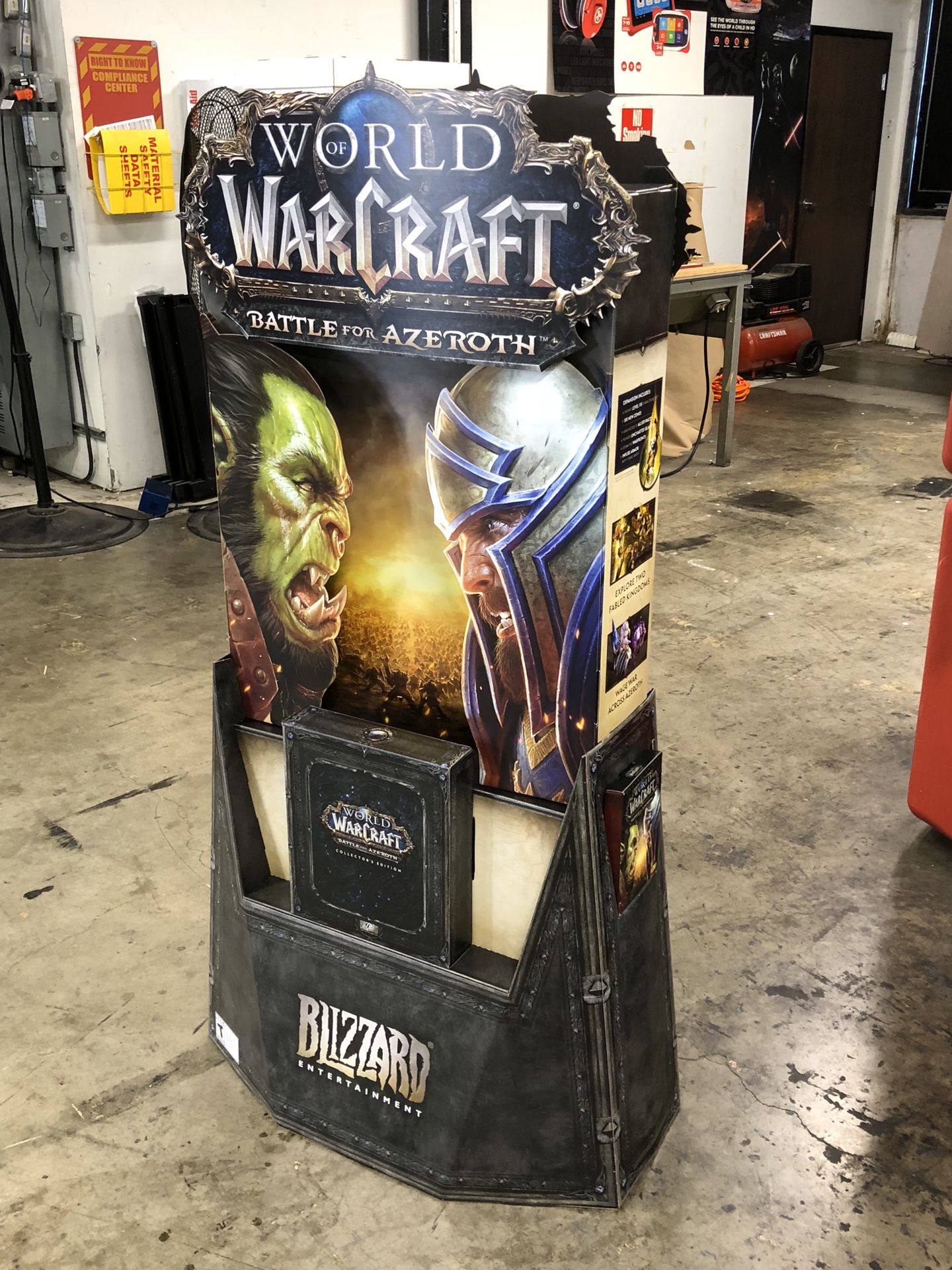WOW Battle for Azeroth Display (brand new in box and includes assembly instructions)
