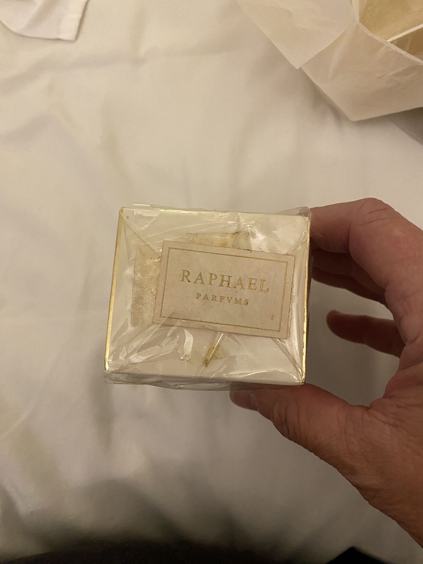 Raphael Replique Perfume