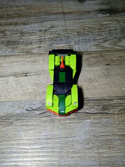 the LEGO Speed Champions Aston Martin Valkyrie AMR Pro