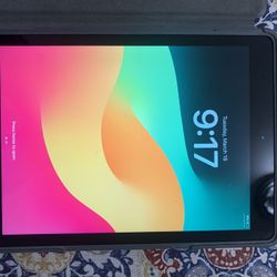 Apple iPad 6th Generation 32GB Unlocked Like New!