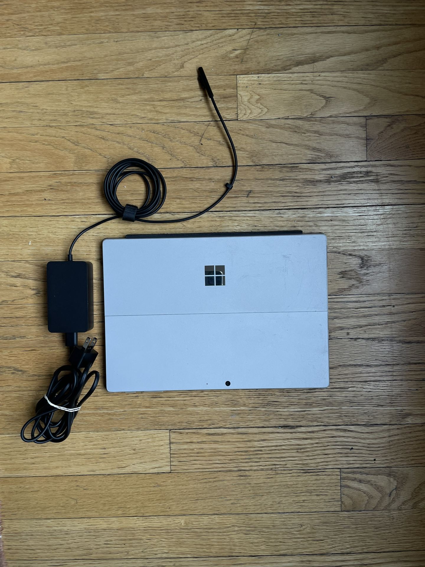 windows tablet w/ keyboard (surface pro 7)