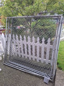 (4) 6 FOOT CHAIN LINK FENCE SECTIONS $180