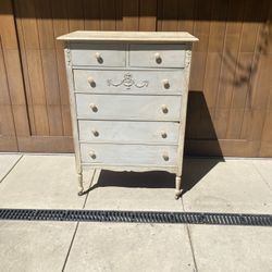 Beautiful Shabby Chippy Dresser