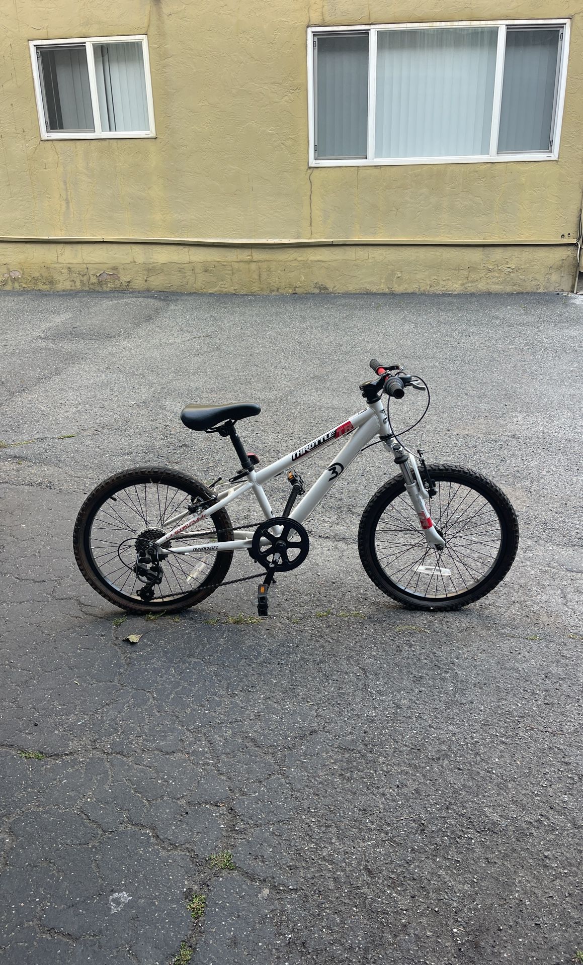 Throttle TR