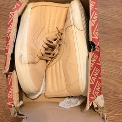 Vans Women Size 9, Men Size 7.5