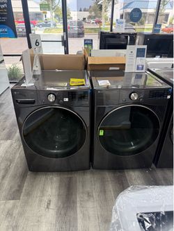 LG - 4.5 Cu Ft Smart Front Load Washer With Steam Wash & 7.4 Cu Ft Smart 220 Volt Electric Dryer Laundry Pair - Black Steel 🔥