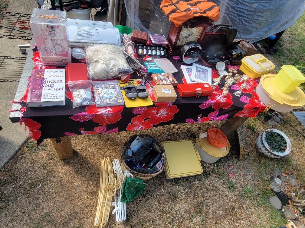 Huge Garage/ Yard Sale