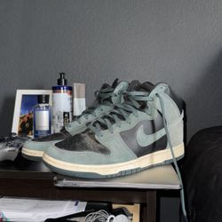 Nike Dunks Pine Green