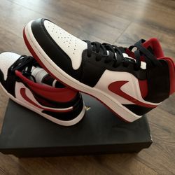 New! Jordan 1 Mid