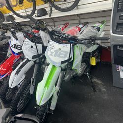 Apollo 125cc Dirt  Bike