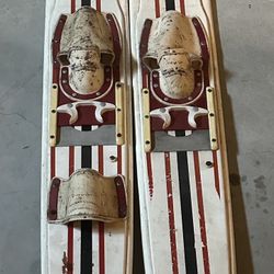 Water Skis - (GOOD CONDITION)