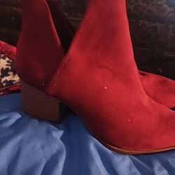 GOT SOME REALLY NICE AND STYLISH ANKLE BOOTS SELLING TOGETHER 