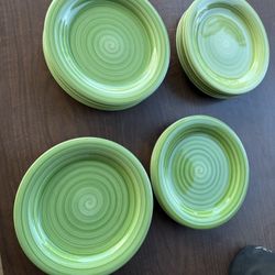 17 Gibson Green Swirl 10.5” Dinner Plates