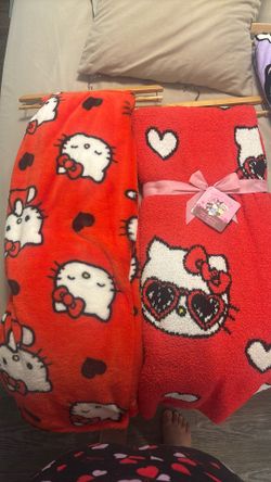 Hello Kitty Valentines Blanket