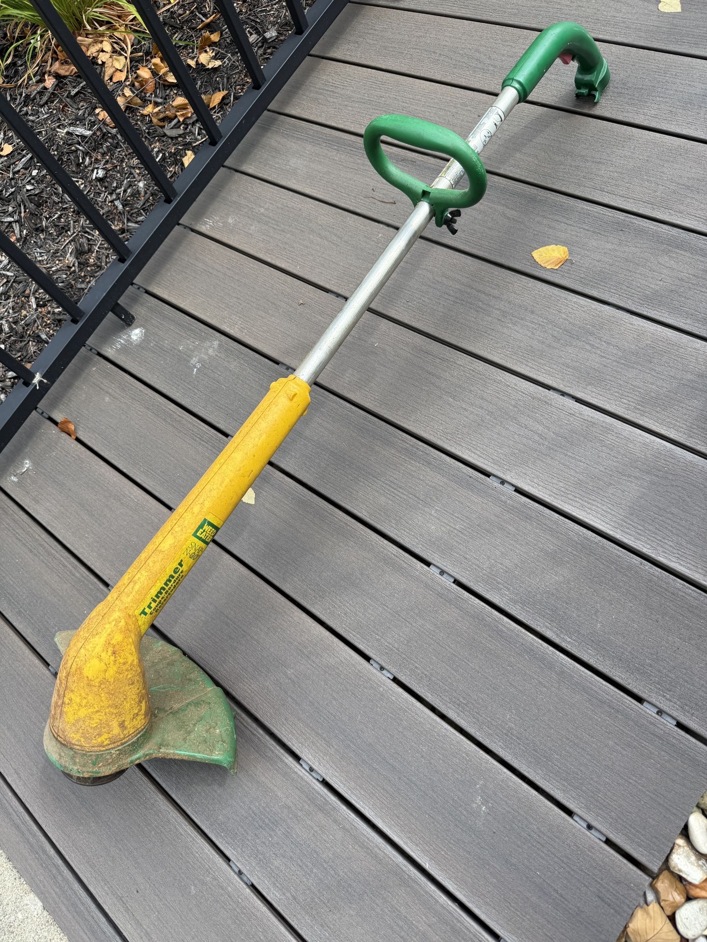 Weedeater Electric Trimmer in good shape!