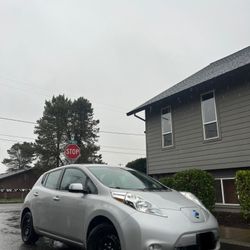 2016 Nissan LEAF S