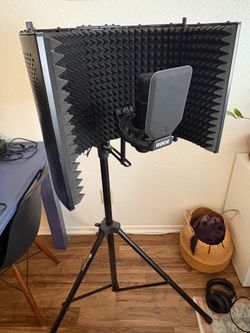 Home recording equipment - Rode, Focusrite, Behringer, Audio-Technica