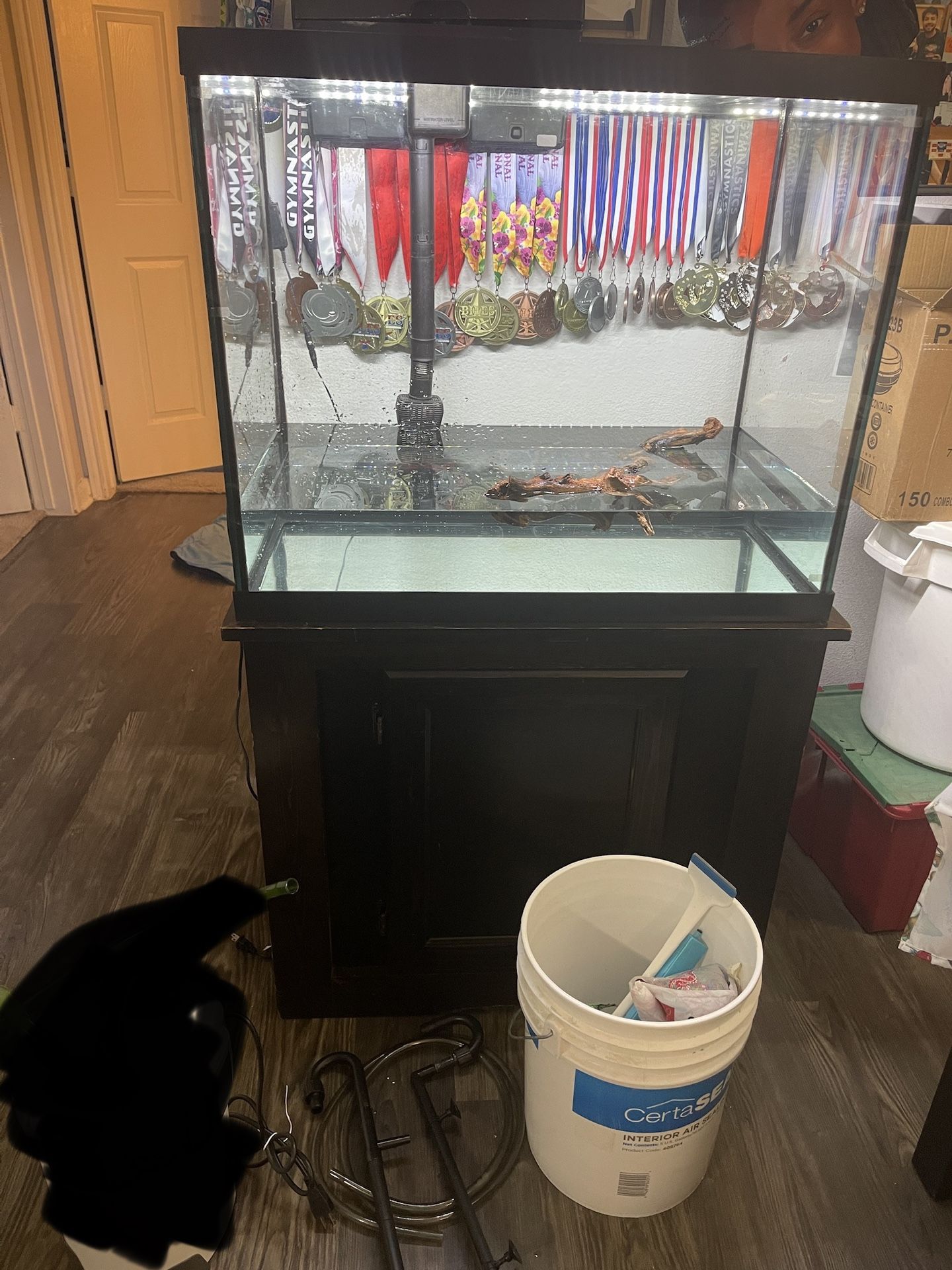 50 Gallon Fish Tank for Sale in Sugar Land, TX OfferUp