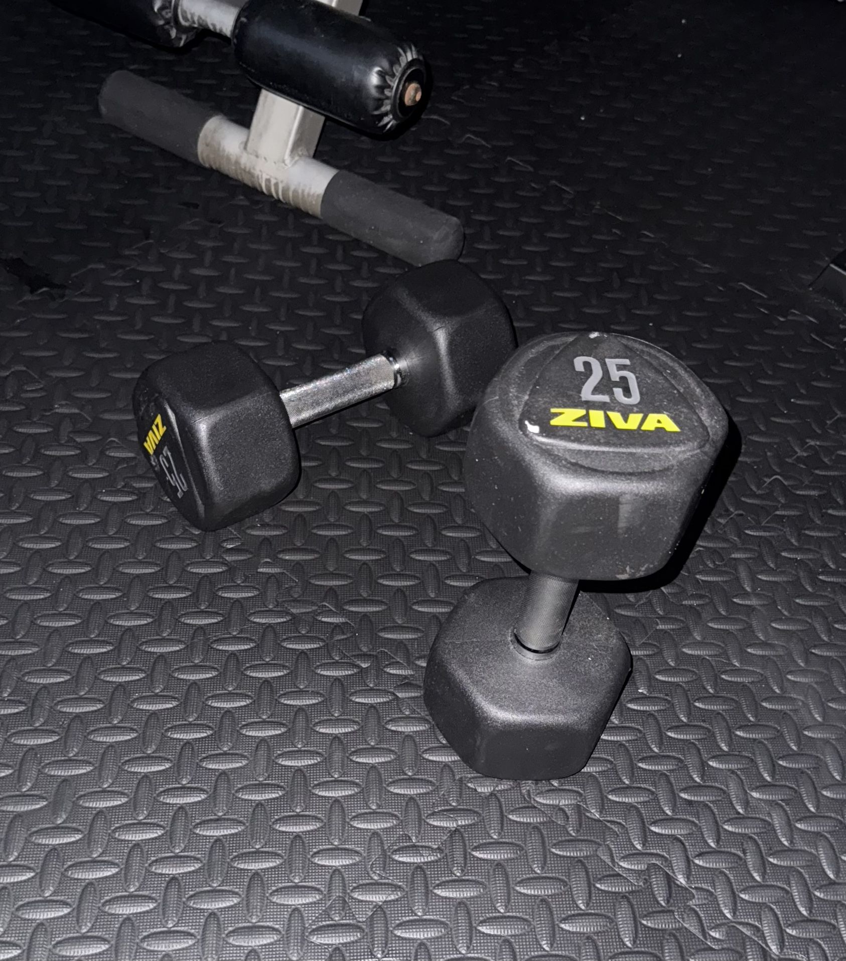 25 Lb Dumbbells Set . Special Edition