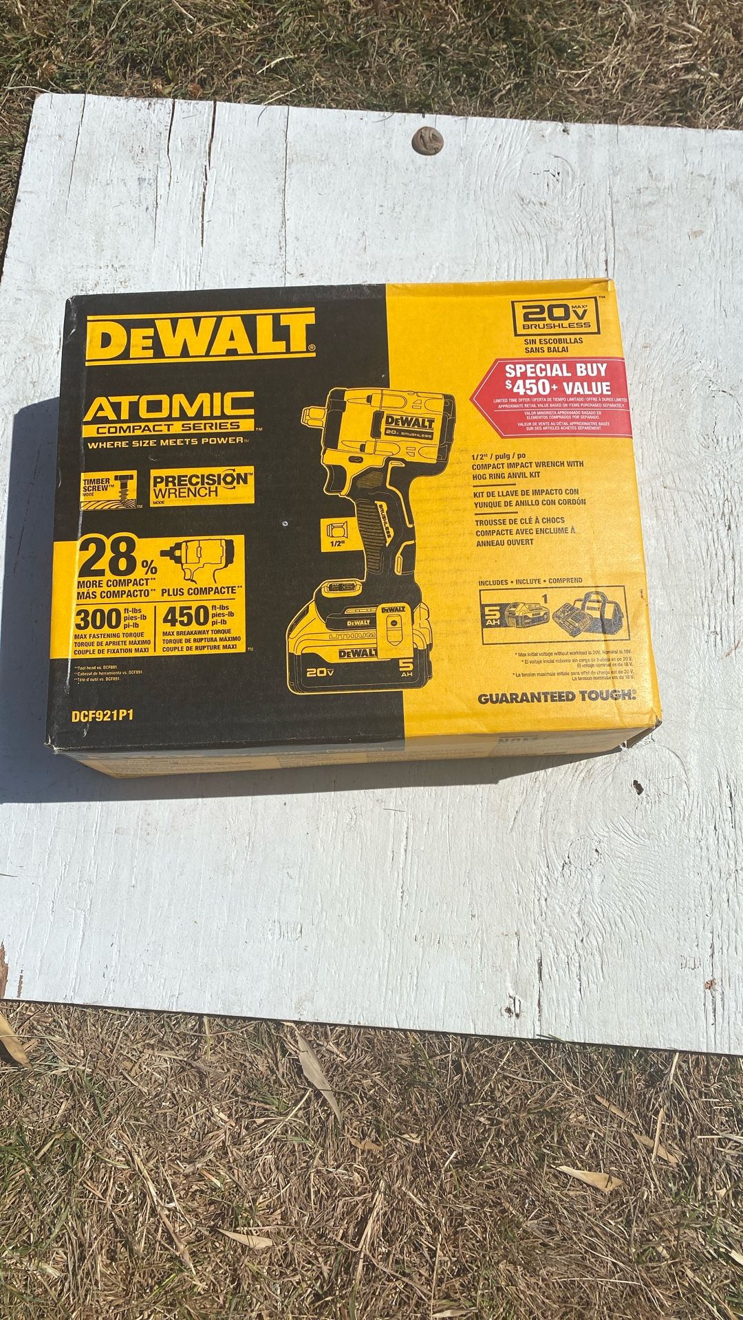 Dewalt 1/2 Compact Impact Wrench Kit. Model DCF921P1