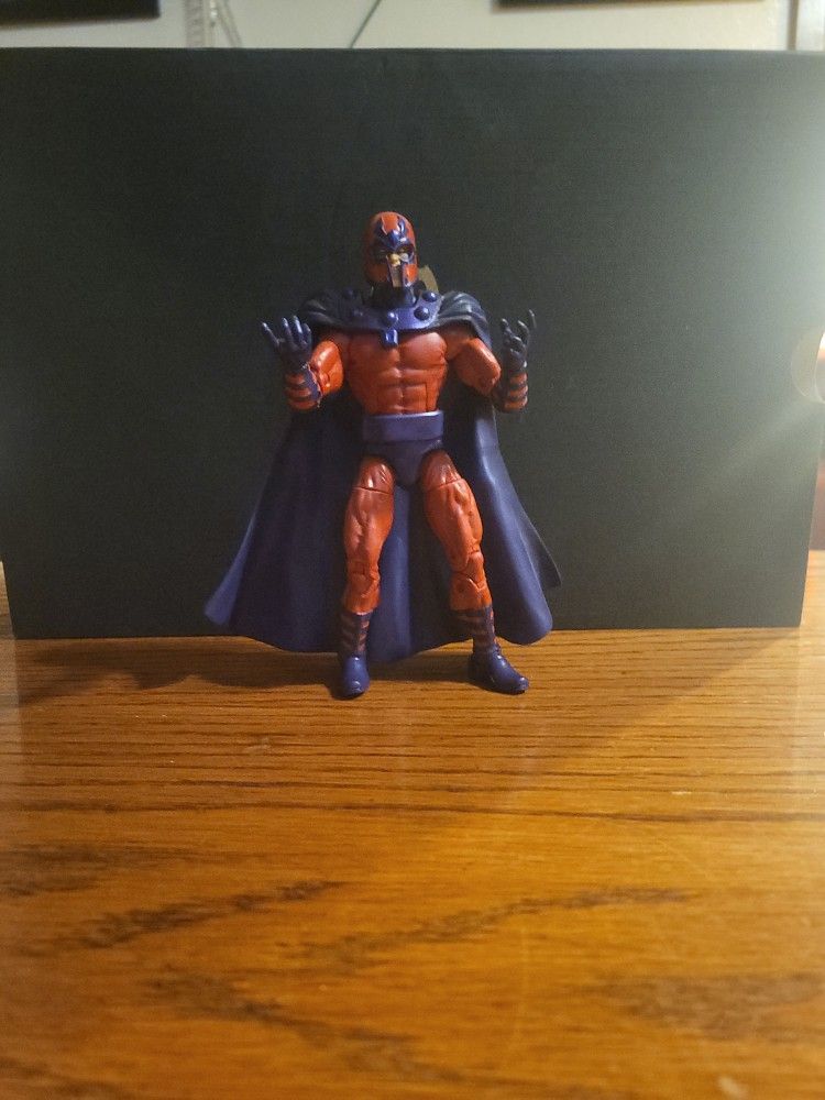 Marvel Legends Magneto