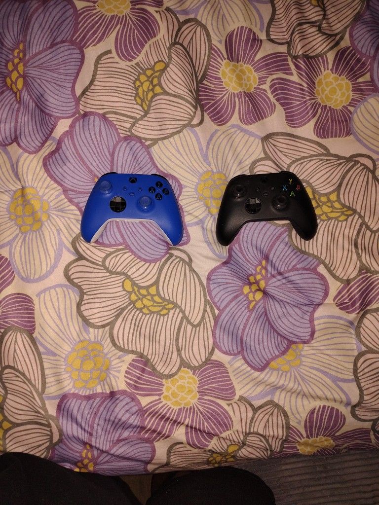 Xbox One Wireless/Wired Controllers