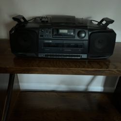 Magnavox Turbo Base Boom Box