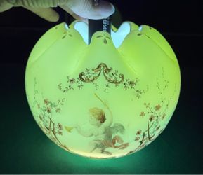 Antique and rare piece! Victorian satin uranium  glass hand painted cherub rose bowl