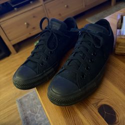 Converse Low Tops 8.5W/7Y