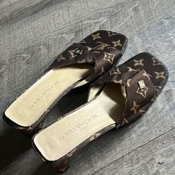 LOUIS VUITTON Kitten Heel Sandals Size US 8 $175