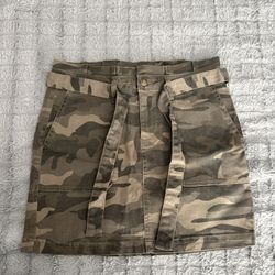 Size 3 Camo Jean Shorts