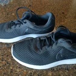 Womens Running Shoes Nike Sz 10 Med