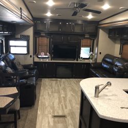 5th Wheel Travel Trailer