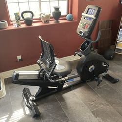 Nautilus R618 Recumbent Bike
