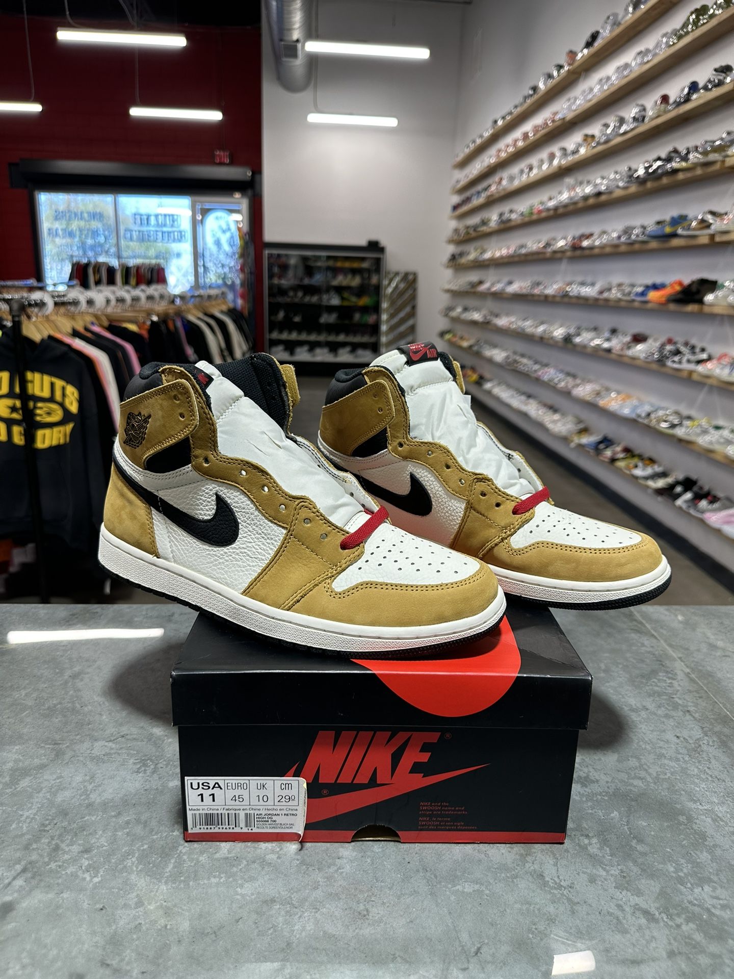 Jordan 1 Retro (ROTY)