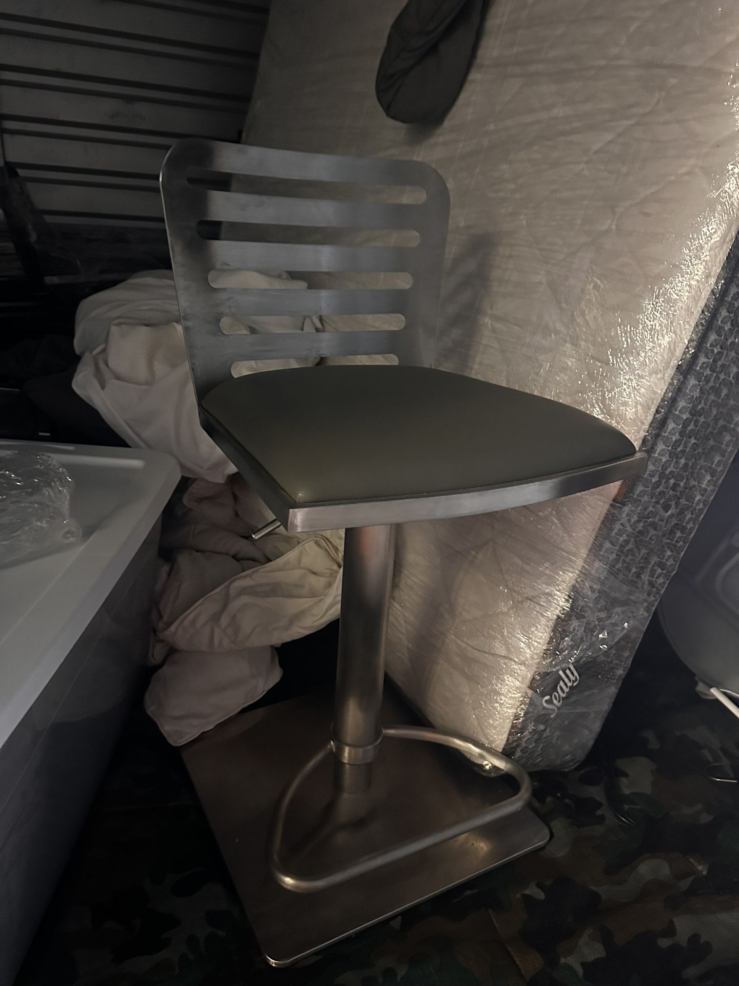 2 Adjustable Bar Stools