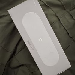 Beats Pill x Kim Kardashian