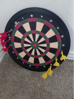 Excellent condition magnetic dart board