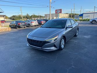2023 Hyundai Elantra SE