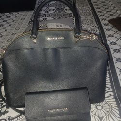 Michael Kors Purse And Matching Wallet 