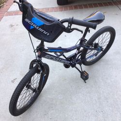 Boy’s Schwinn Bicycle 